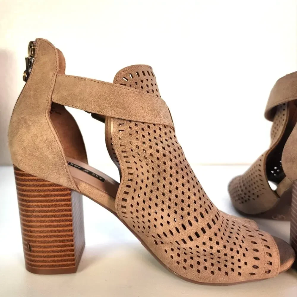 Parker & Sky Suede Heels Size 9